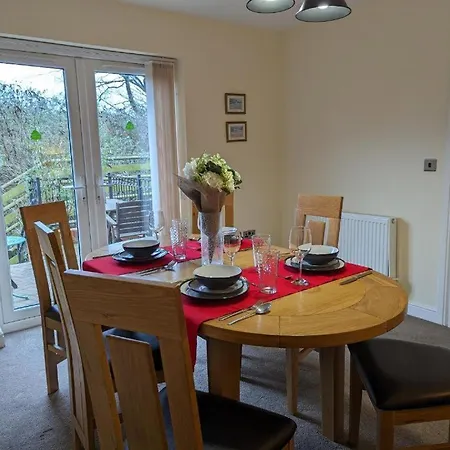 Orchard House - 4 Bed - * Scarborough