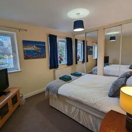 Orchard House - 4 Bed - * Scarborough