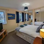 Orchard House - 4 Bed - * Scarborough