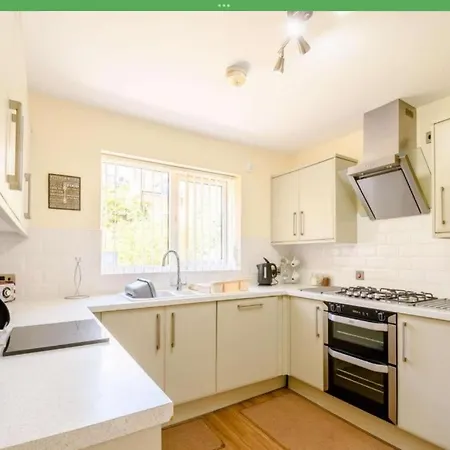 Orchard House - 4 Bed - * Scarborough