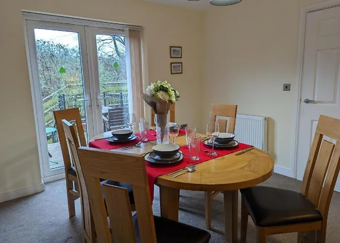 Orchard House - 4 Bed - * Scarborough