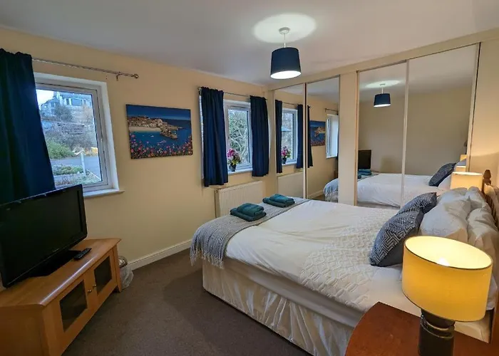 Orchard House - 4 Bed - * Scarborough